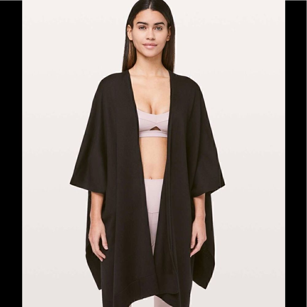 NWT Lululemon Free to Coast Wrap-
Black-One Size